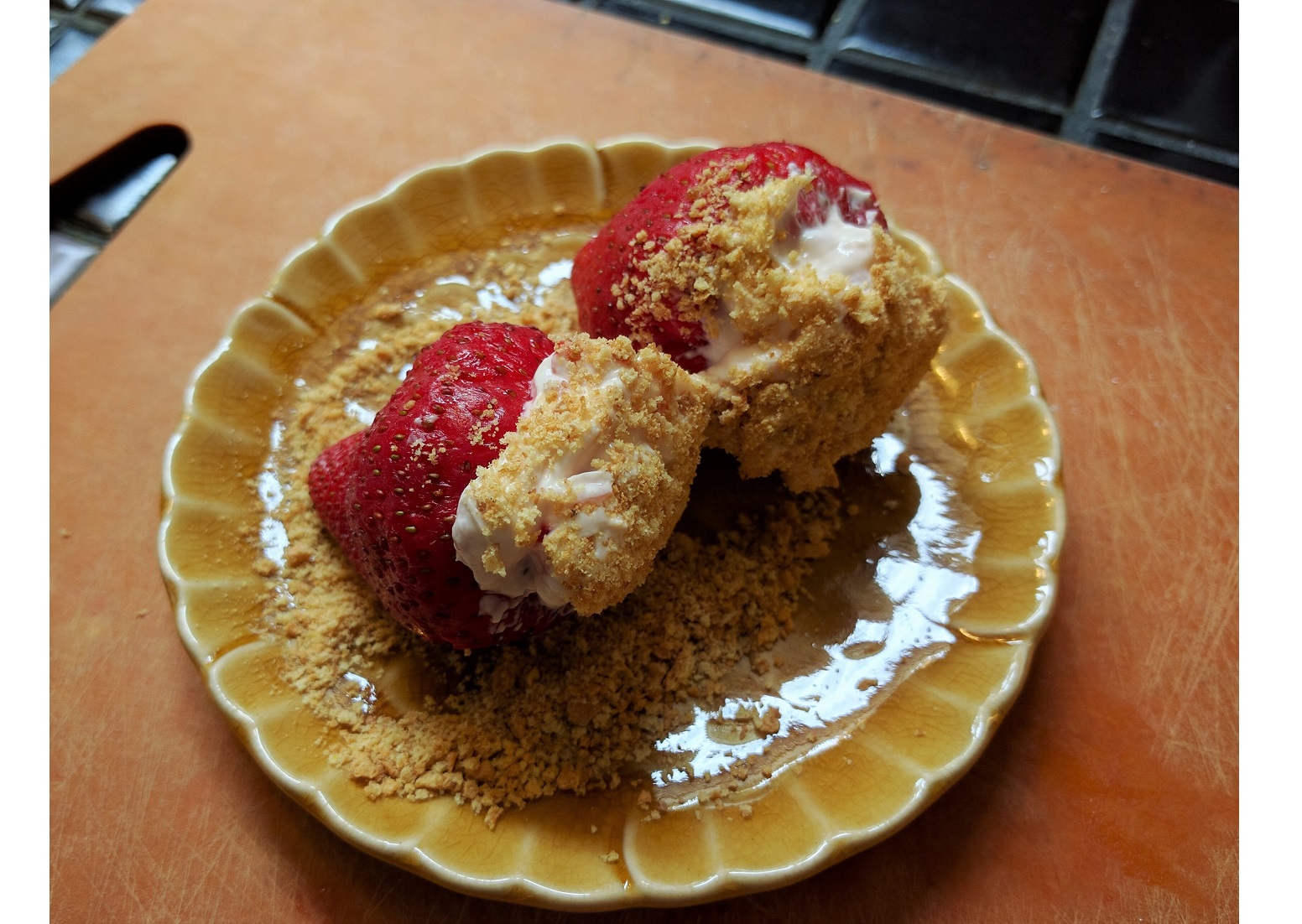 cheesecake stuffed strawberries
